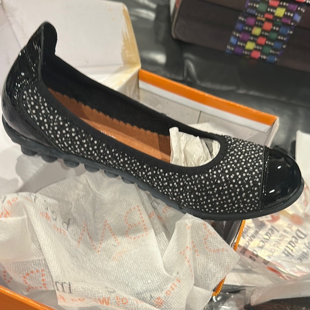 bernie mev. Black and Silver Women's Flats